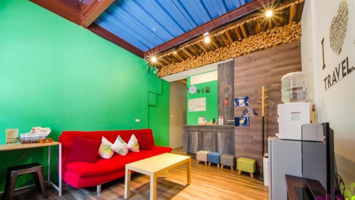 小黑琵416輕旅 Little Happy Hostel Tainan Luaran gambar