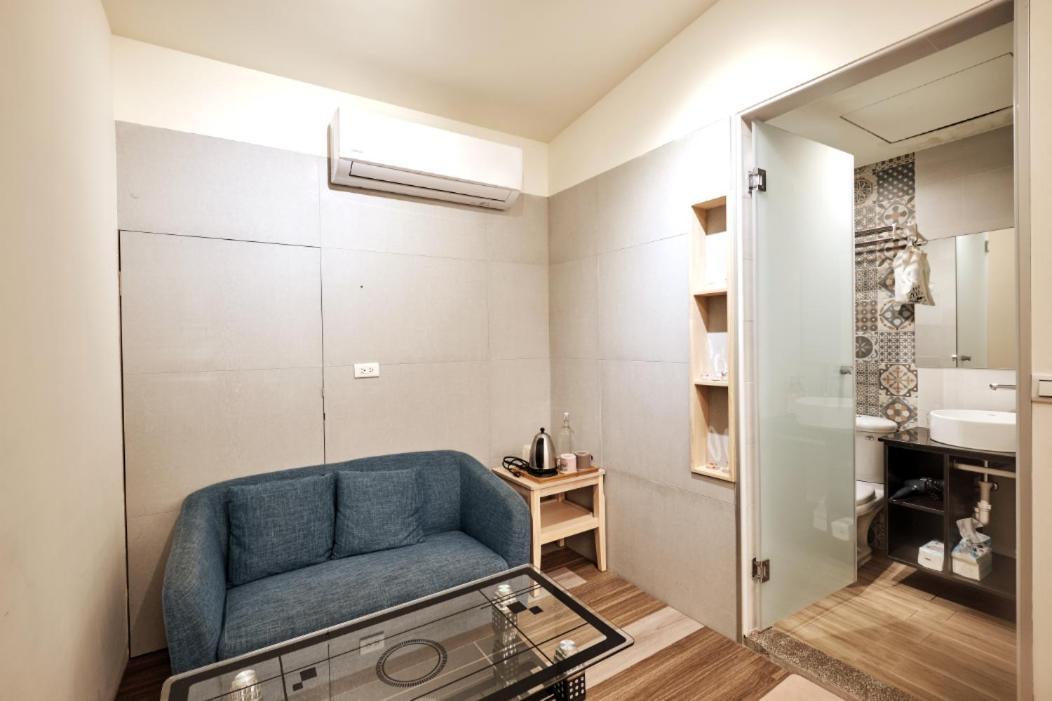 小黑琵416輕旅 Little Happy Hostel Tainan Luaran gambar